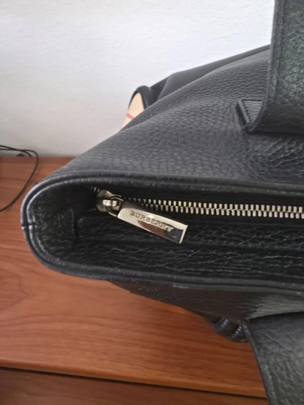 Burberry Black Pebble Leather Horn Toggle Tote Bag Nova Check Side Panels Italy - Picture 7 of 12